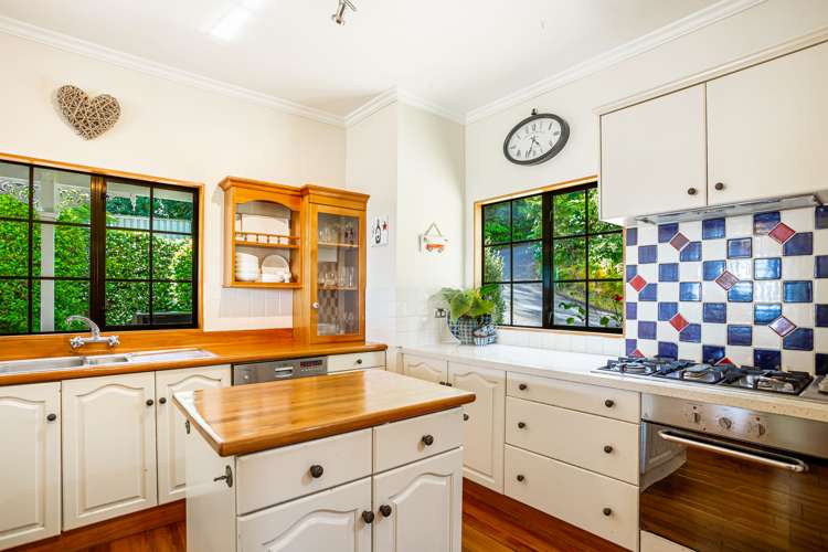 47 Chatham Avenue Paremoremo_6