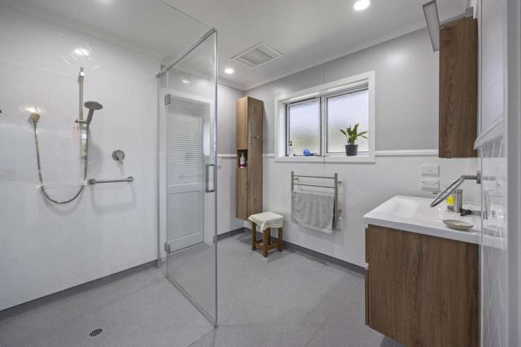 136 Bird Road Stratford_6