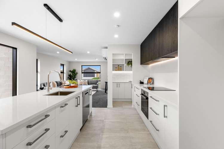 142 Ed Hillary Drive_3