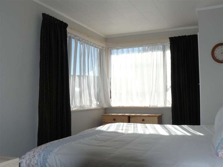 62 Grants Road Marchwiel_10