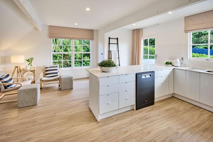 3 Corrondella Grove Belmont_1