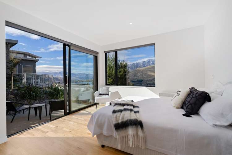 5 Lancewood Lane Queenstown Hill_13