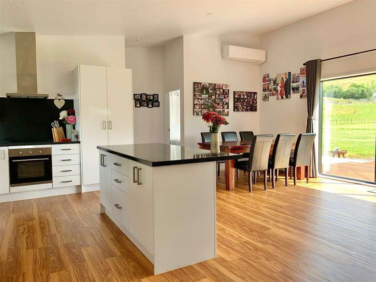 32 Argyll Road Otane_7