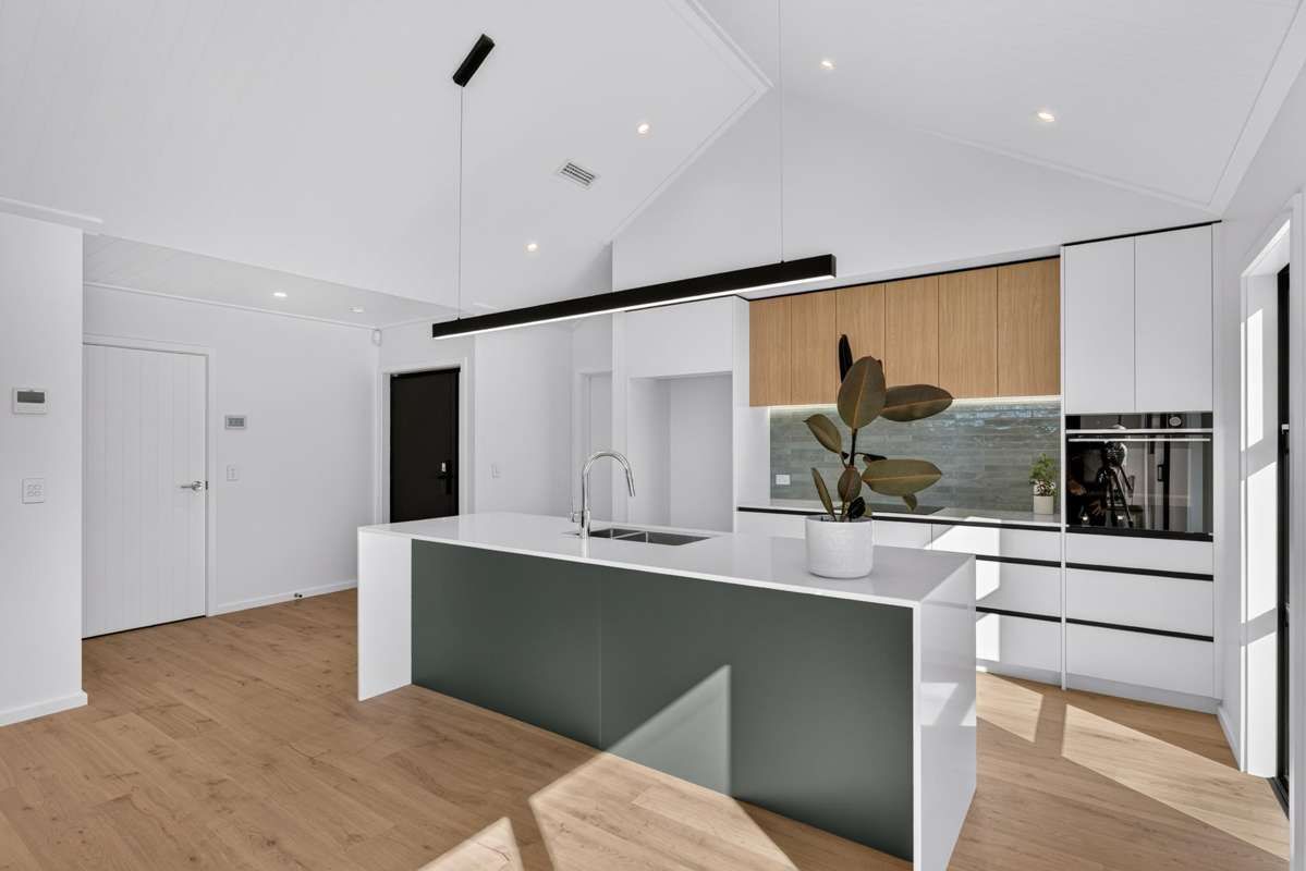 8 Annie Aranui Drive_3