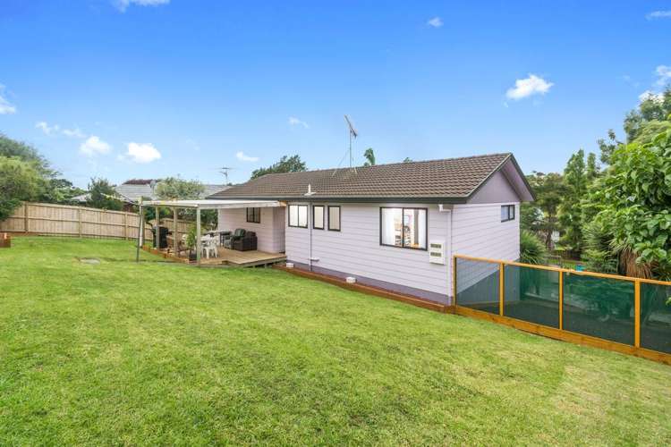 139 Solar Road Glen Eden_16