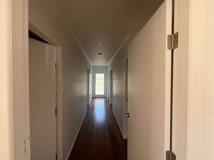 2 Glengarry Road Glen Eden_10