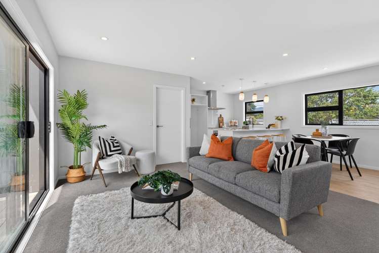 2/61 Westminster Road Wainuiomata_8