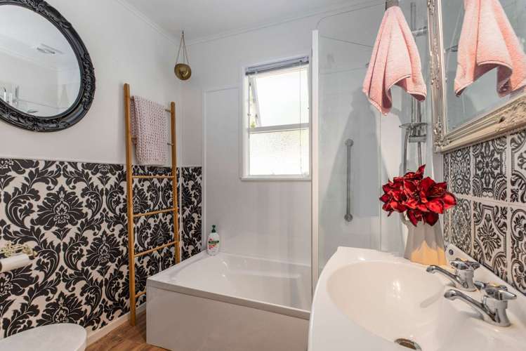 8 Kashmir Road Glen Eden_13