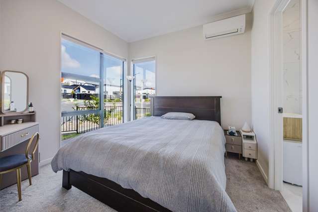 16 Taiororua Avenue Massey_4