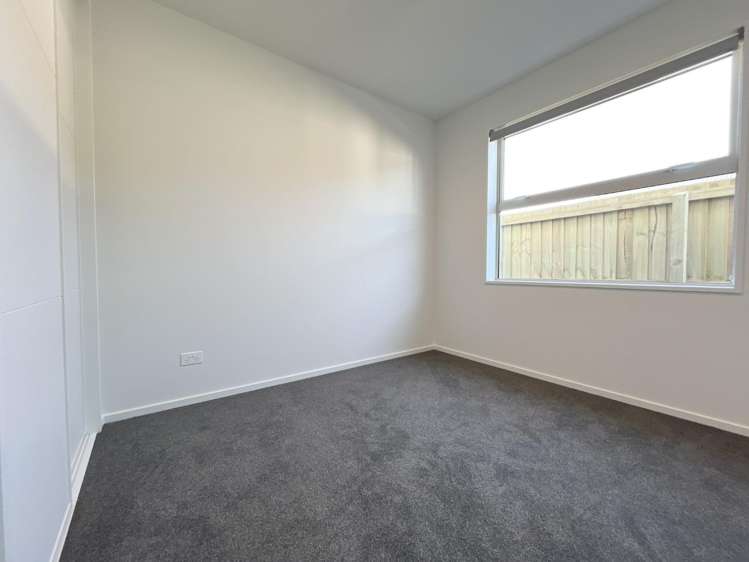10 Rita Angus Road 10145_9