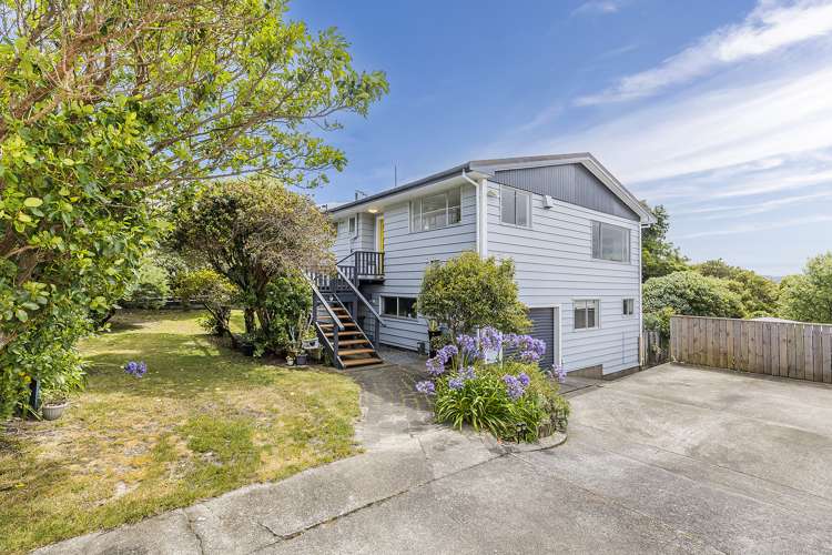 24 Fairburn Grove Johnsonville_21