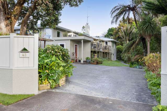 SPACIOUS FAMILY HOME... WITH EXTRAS