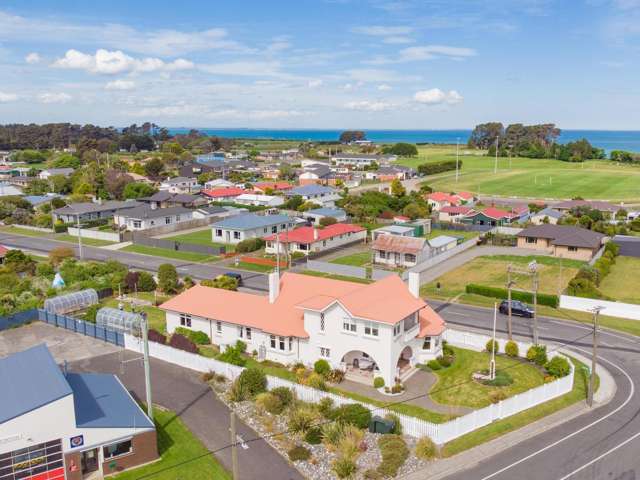 Jetty Street Living - Views, Space & Heritage!