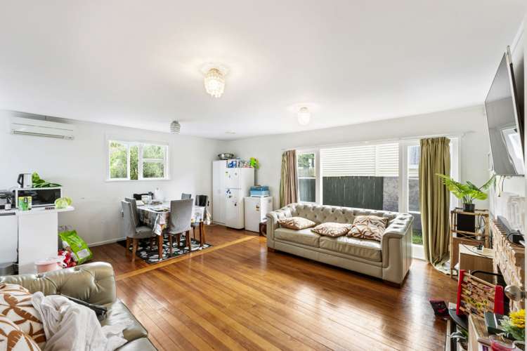 6 8 & 8A Huxley Place_29