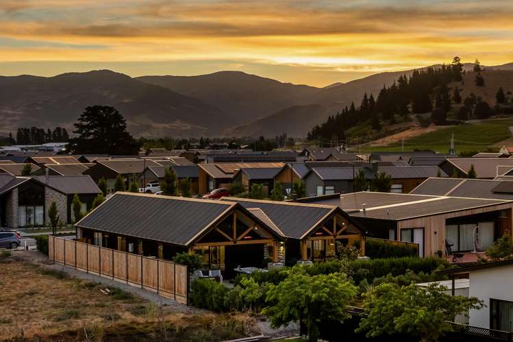 37 Magnum Drive Cromwell_6