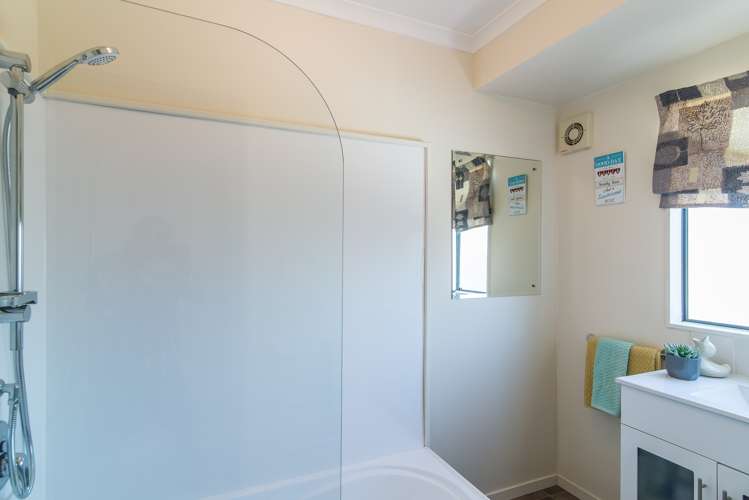 2/49 Dp Maclean Street Paraparaumu Beach_11