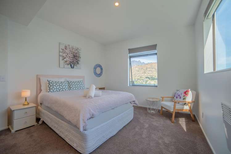 22 Golden Terrace Queenstown_14