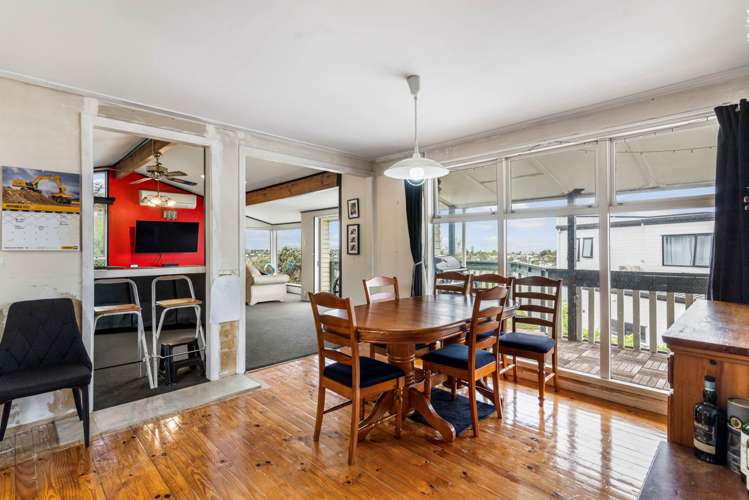 593 East Coast Road Browns Bay_4