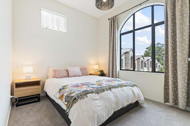 1/12 Herons Way Northcote_12
