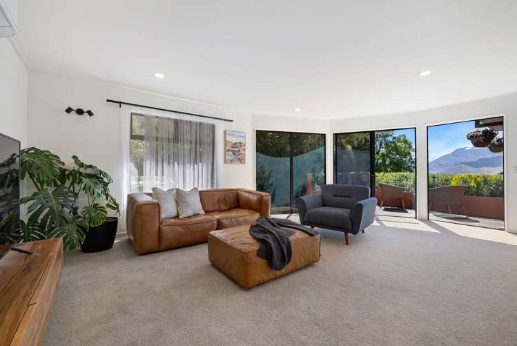 18a Avalon Crescent Fernhill/Sunshine Bay_2