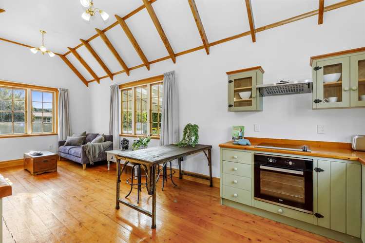 463A High Street South Carterton_7