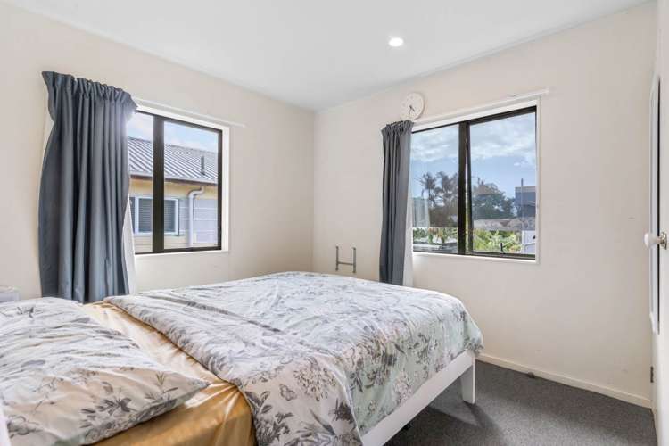 21 Seabrook Avenue New Lynn_14