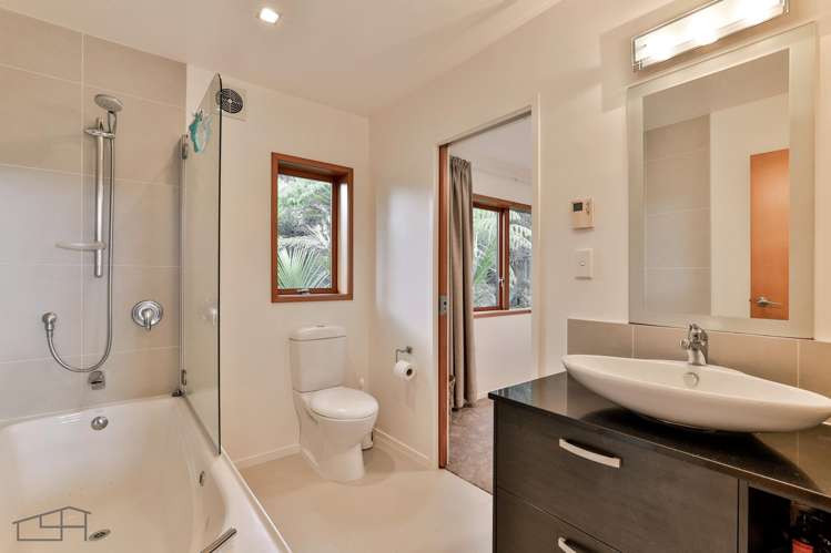 184 Laingholm Drive Titirangi_15