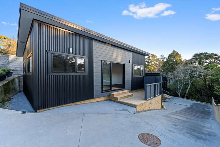 Units 1 and 2/10A Awanui Street Merrilands_39