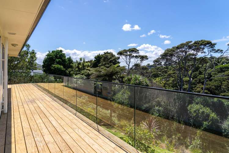 11 Sunshine Rise Raglan_2