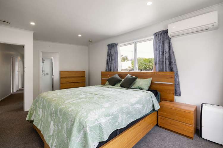 6 Parkdale Place Glenview_11