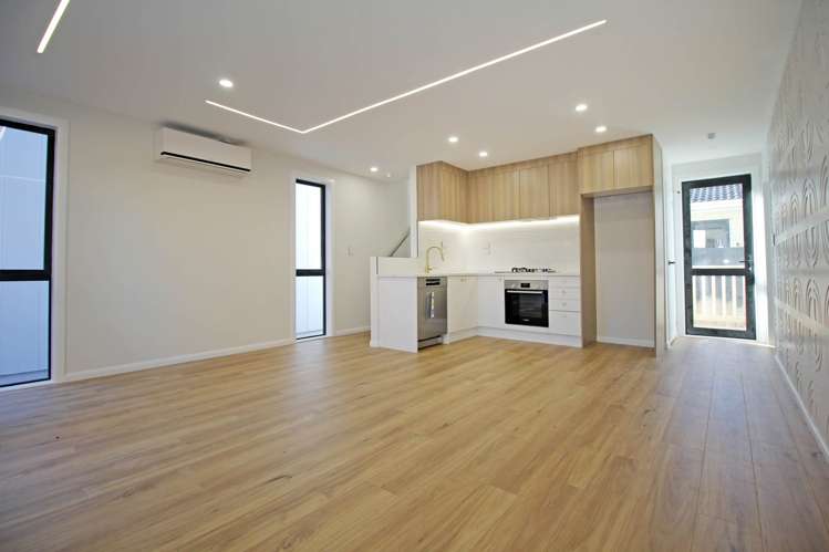 2/136 Penrose Road_4
