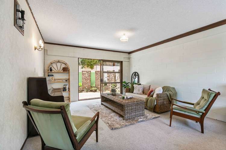 2/23 Beach Road Castor Bay_6