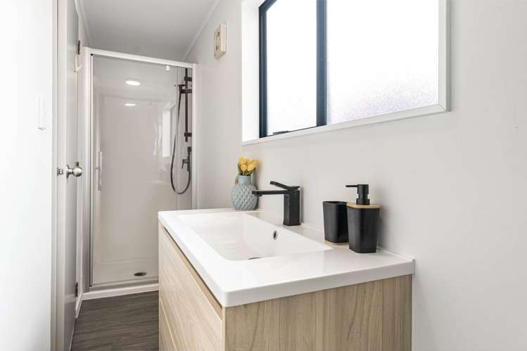 2/523 Glenfield Road Glenfield_10
