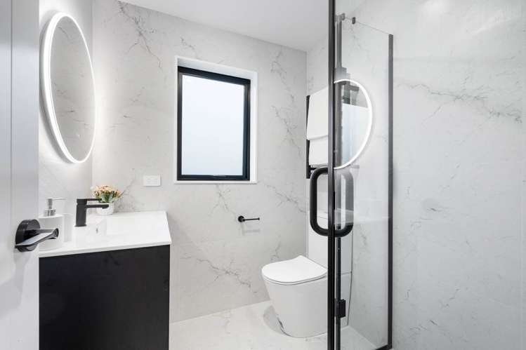 4A Fratley Avenue Farm Cove_13