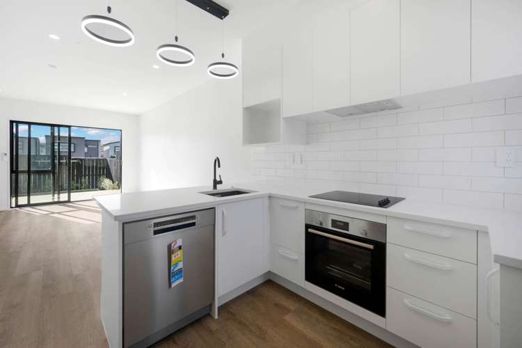 47 Kiato Lane Flat Bush_13