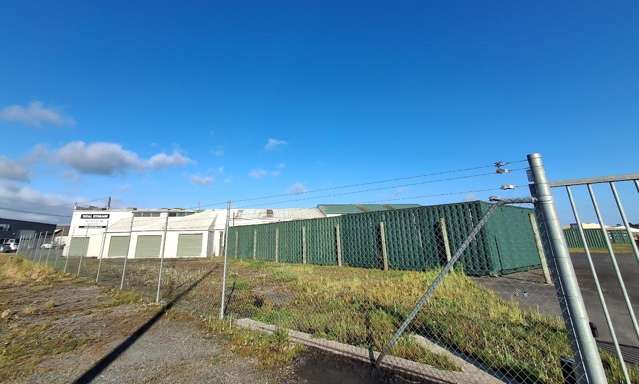 STORAGE SHEDS IN DARGAVILLE? MINIMUM 2 MONTHS RENTAL