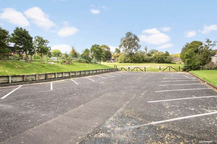 82 West Coast Road Glen Eden_15