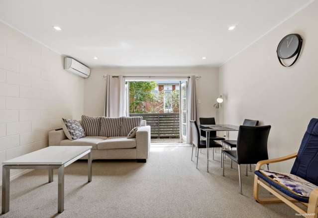 2/30 Don Croot Street Morningside_3