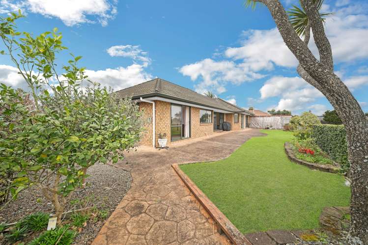 25 Castlehill Court Wattle Downs_23