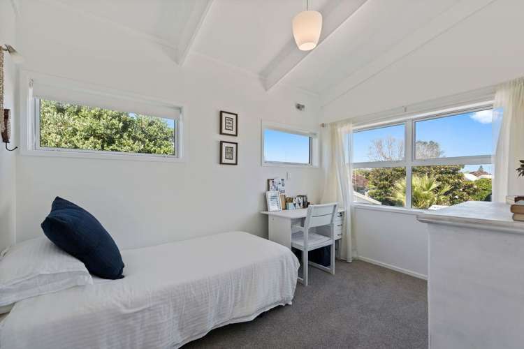 296 Range Road Papamoa_8