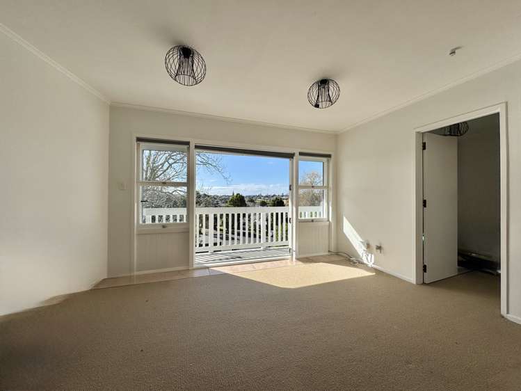 2/6 Hobday Place_0