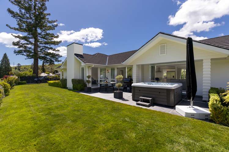 48 Sunningdale Drive Stoke_3