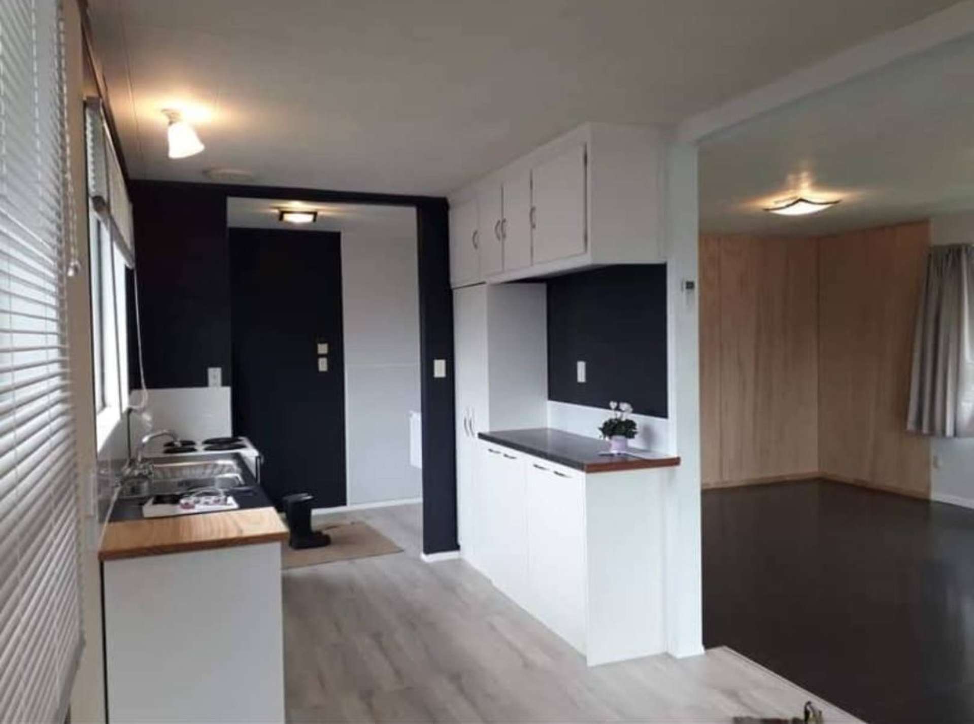 14 South Road Manaia_0