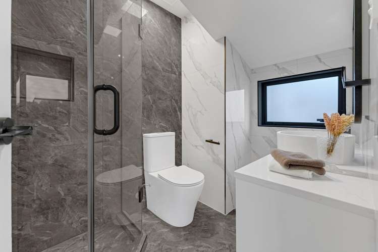 12 Greenstead Close Flat Bush_19