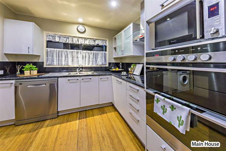 14 Anglers Way Wattle Downs_7