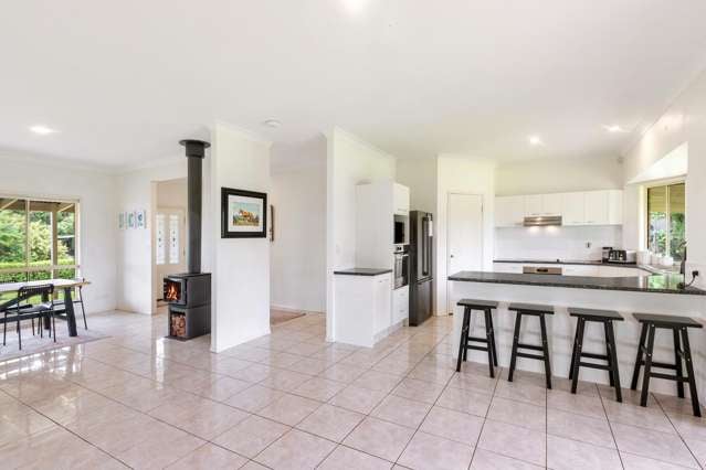 17-19 Flores Court Tamborine Mountain_4