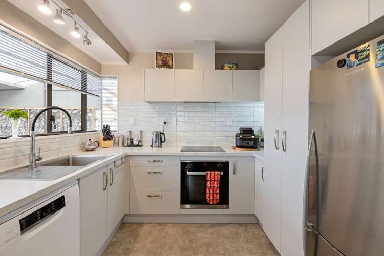 43 Lansdowne Crescent Glenview_5