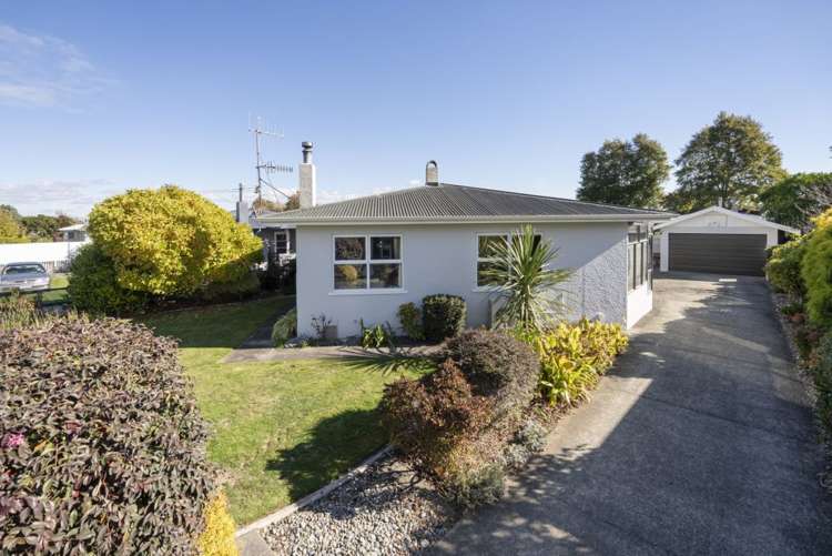 22 Tennyson Crescent Stoke_18