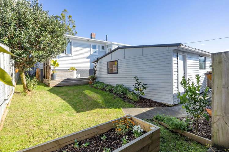 64B Awaroa Road Sunnyvale_17