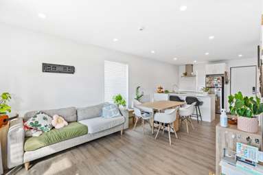 3/60 Hepburn Road_2